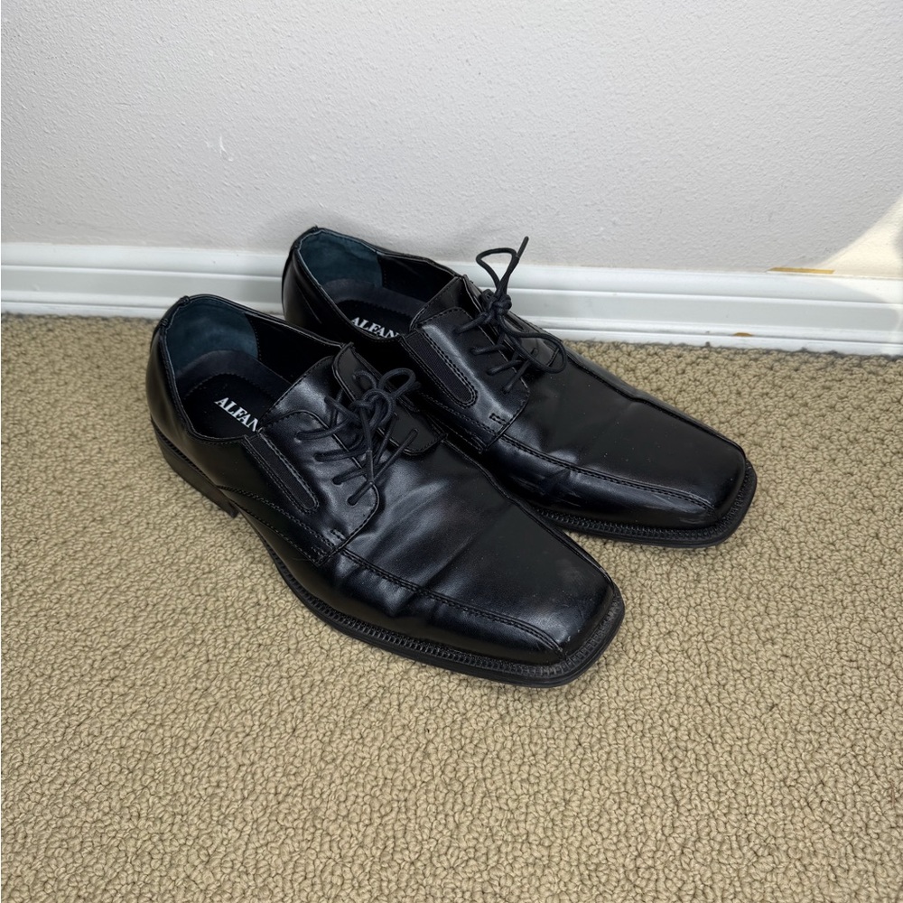 Alfani Leather Black Square Toe Dress Shoes (Men’s Size 9)